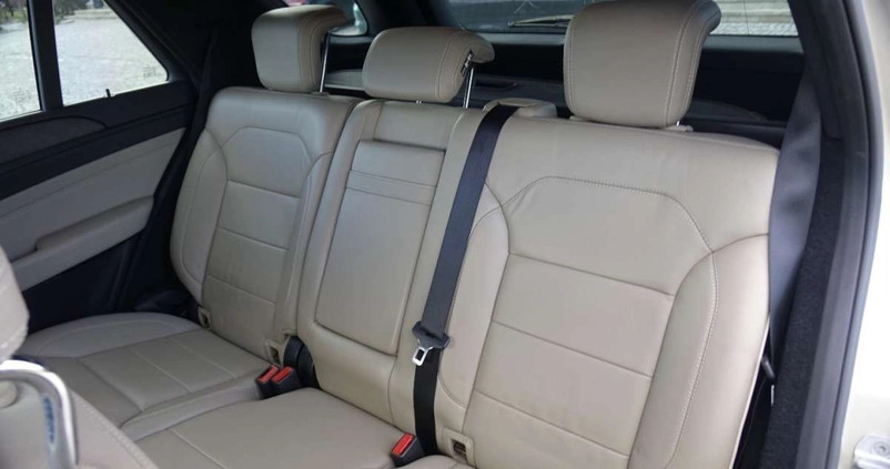 Mercedes-Benz ML cena 75700 przebieg: 228000, rok produkcji 2012 z Otmuchów małe 781